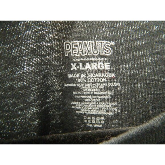 Peanuts Snoopy Black Graphic T-Shirt X-Large 100% Cotton Cherry Blossom Design - Picture 2 of 8